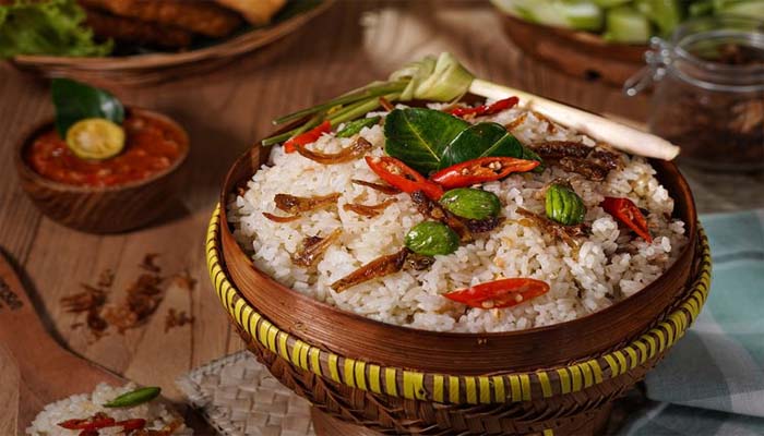 Resep Nasi Liwet dengan Sambal Terasi Bakar